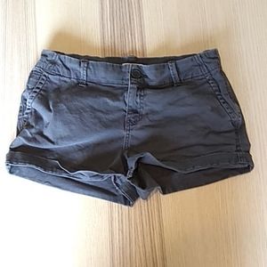 Maurices 7-8 Medium Shorts